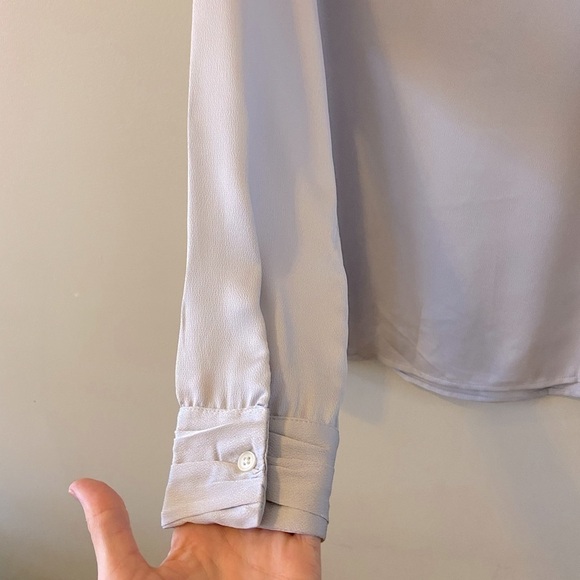 𝅺banana REPUBLIC Silky Grey Long Sleeve Blouse Womens Petite Small. NWT. - Picture 4 of 8
